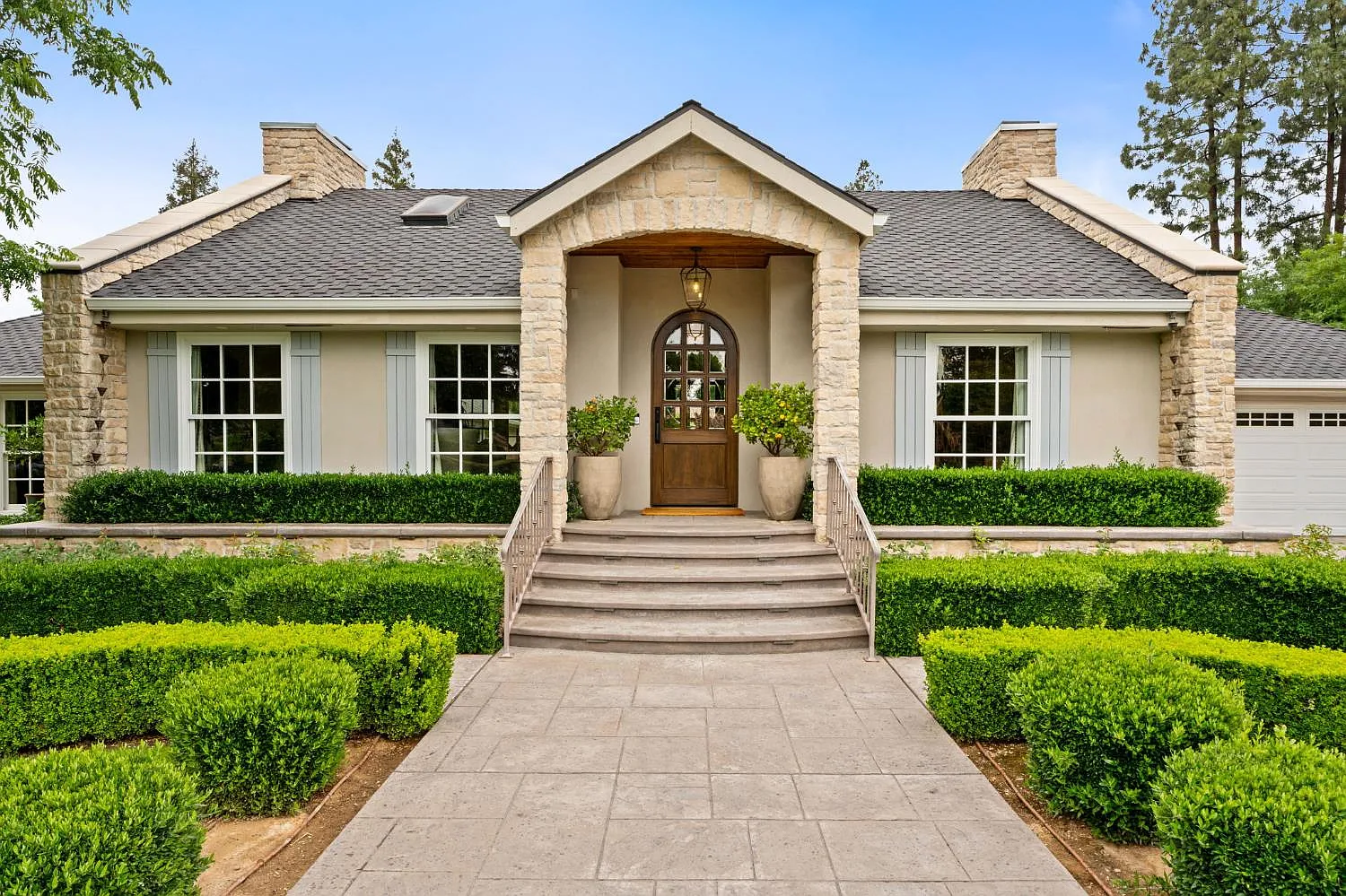 spacious 3 bed in Spy Glass Ave, Fresno