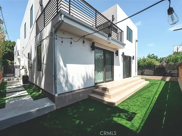 542 N Commonwealth Ave, Los Angeles